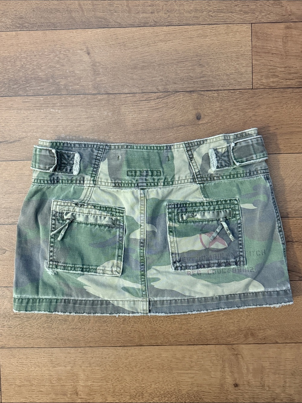 Abercrombie & Fitch Size 4 Y2K Camo Print Mini Skirt Army Brat Sexy 100% Cotton - Picture 2 of 16